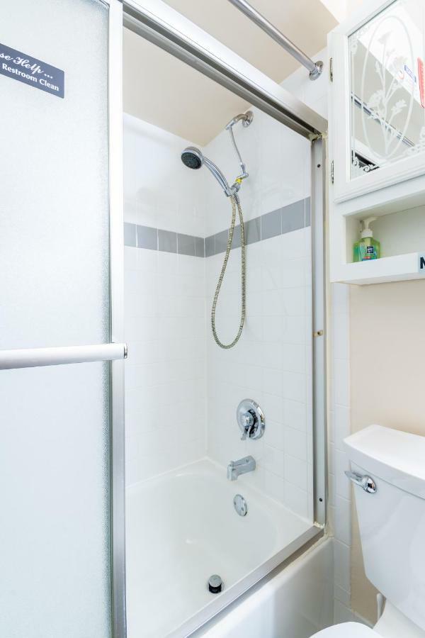 Two Bedrooms Apartment Manage And Supervise By Host Endless Features Amenities Dishwasher Washer Dryer Best Wifi Internet Services By Verizon Fios 960 Upload 960 Download Bi Monthly Free Housekeeping Services Huge 10000 Square Footage New York Bagian luar foto