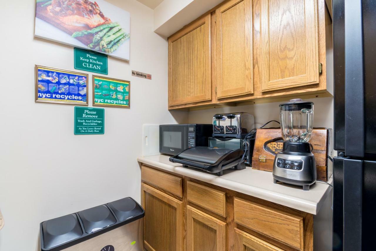Two Bedrooms Apartment Manage And Supervise By Host Endless Features Amenities Dishwasher Washer Dryer Best Wifi Internet Services By Verizon Fios 960 Upload 960 Download Bi Monthly Free Housekeeping Services Huge 10000 Square Footage New York Bagian luar foto